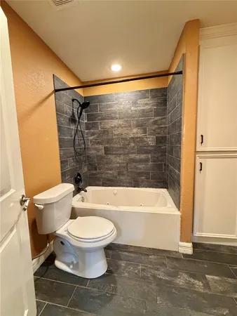 $1,400 | 1932 North Avenue H, Freeport, TX 77541