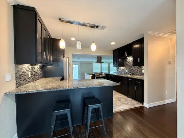 $1,400 | 1932 North Avenue H, Freeport, TX 77541