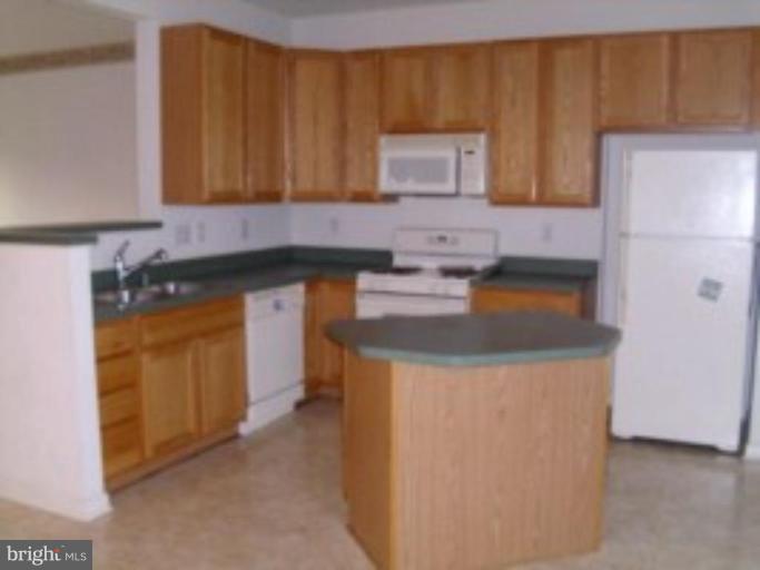 1447 Pangbourne Way Hanover, MD 21076 - Photo 5 of 16 Kitchen