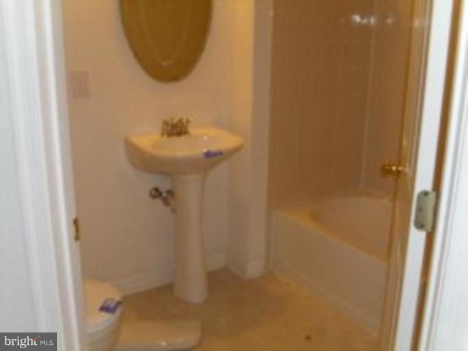 1447 Pangbourne Way Hanover, MD 21076 - Photo 10 of 16 Bath #3