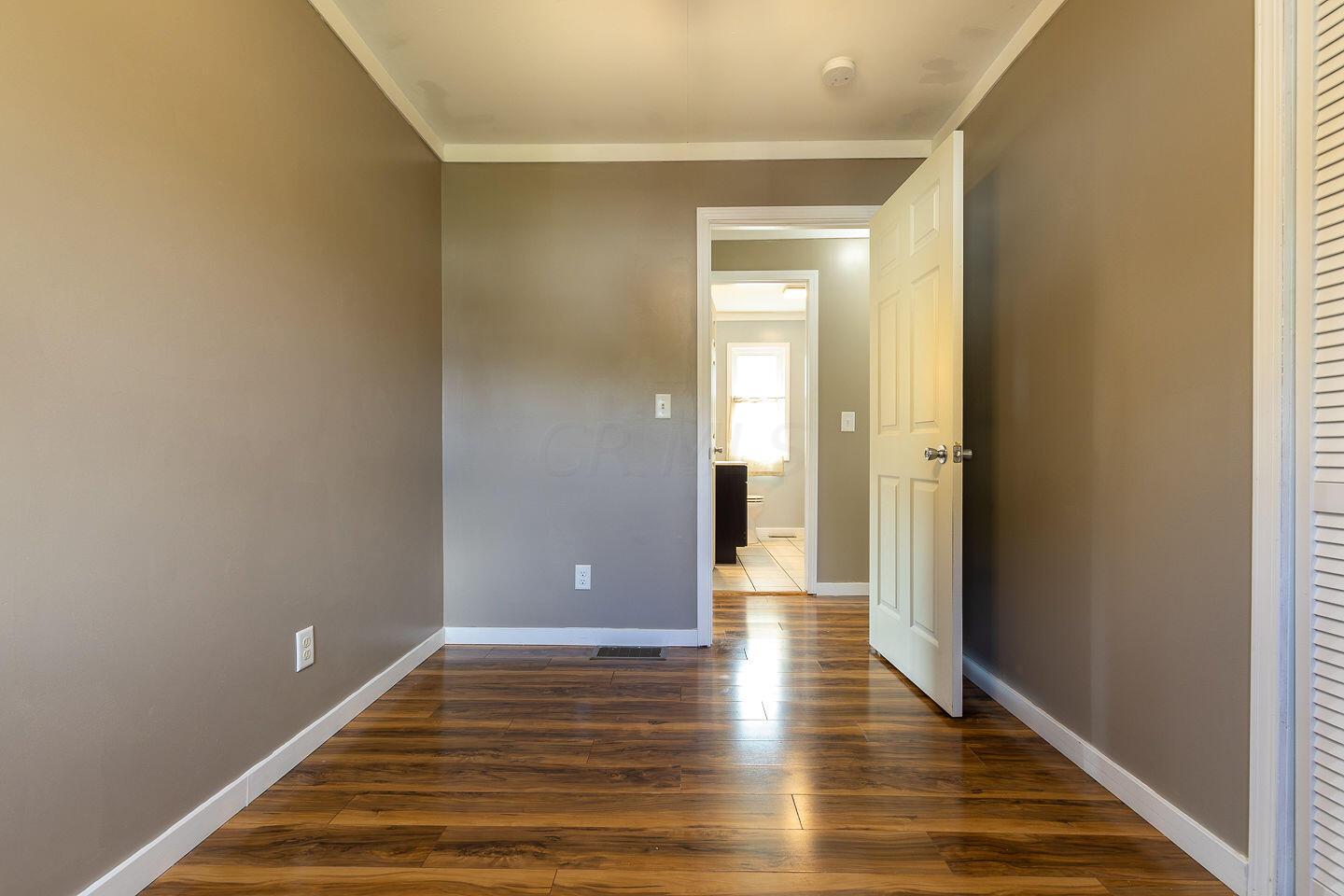 300 Boving Road Lancaster, OH 43130 - Photo 19 of 26 BD 1 view looking into full BA