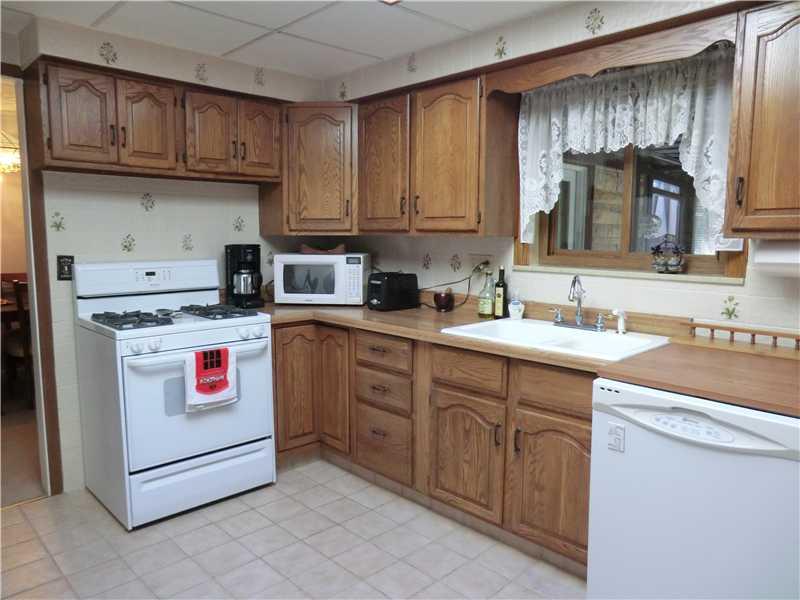 10246 Ruckle Street Indianapolis, IN 46280 - Photo 9 of 24 Gallery Image 9