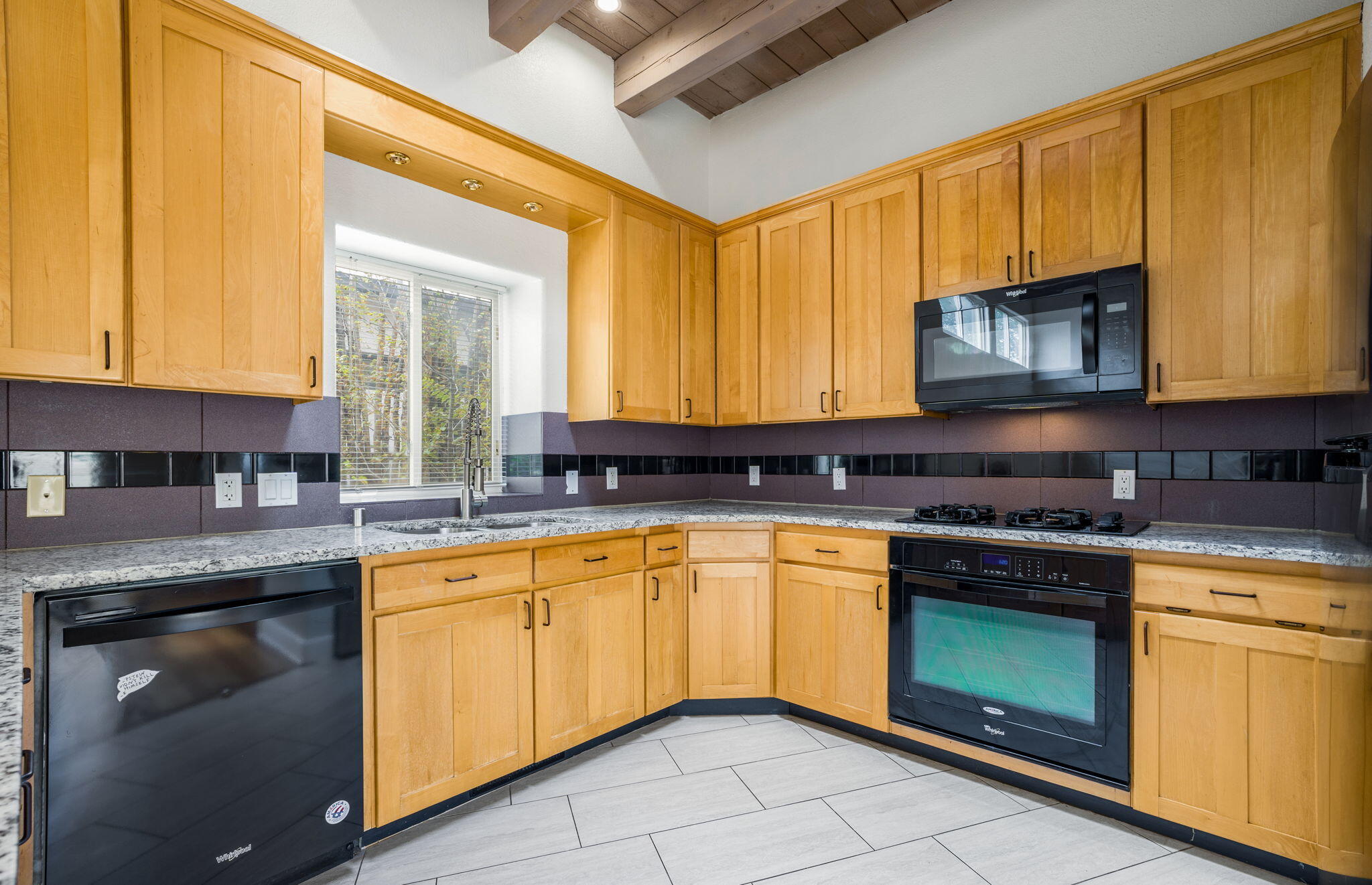 2410 Vicic Road Northwest Albuquerque, NM 87104 - Photo 14 of 54 Gallery Image 14