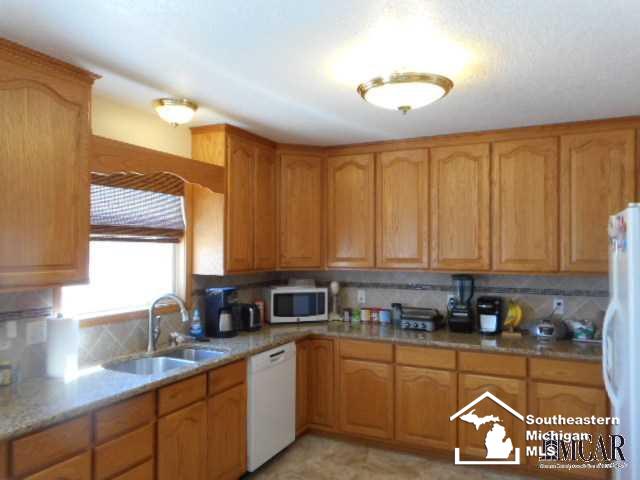 4339 Quail Ridge Lane Newport, MI 48166 - Photo 16 of 42 Gallery Image 16