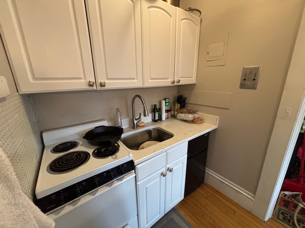 82 Charles Street, Unit 4F Boston, MA 02114 - Photo 6 of 9