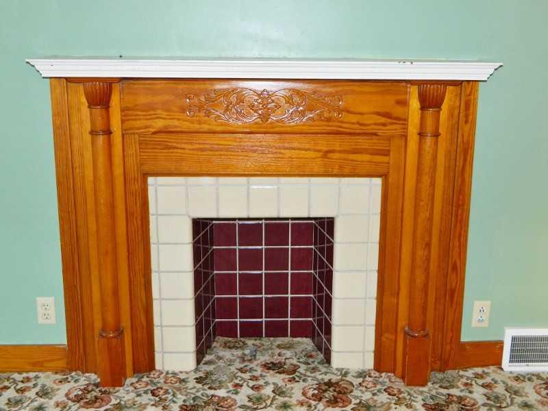 975 Ridge Road Ambridge, PA 15003 - Photo 4 of 25 Other. Decorative Fireplace in Living Room.