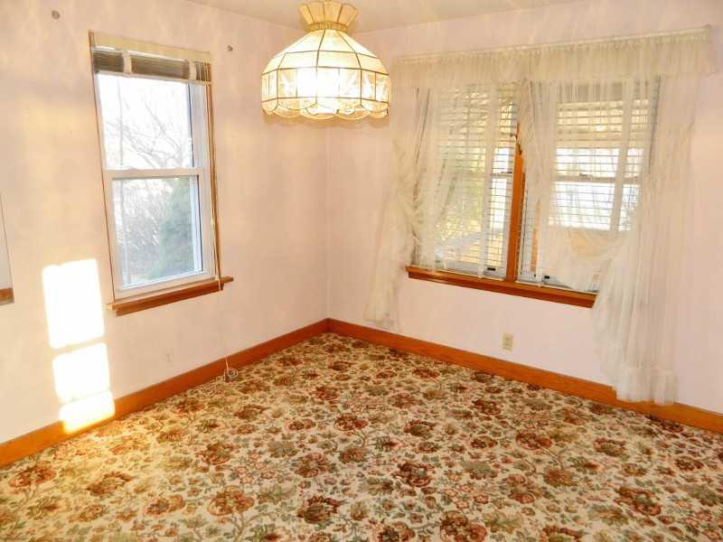 975 Ridge Road Ambridge, PA 15003 - Photo 5 of 25 Dining Room. Dining Room off of Kitchen.