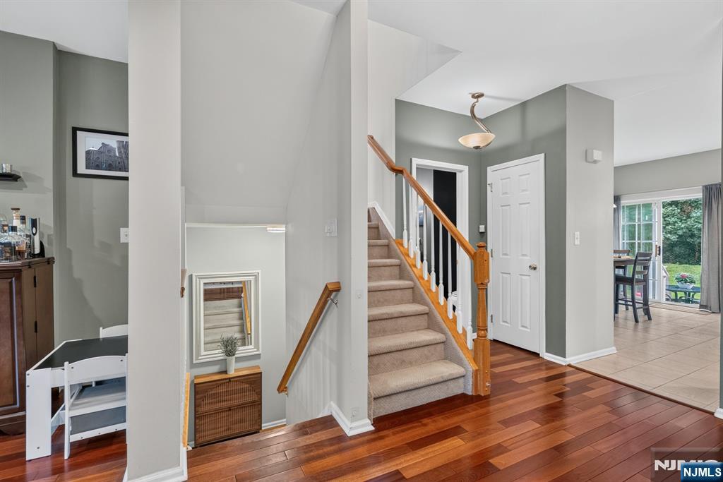 252 Ridge Drive Pompton Lakes, NJ 07442 - Photo 9 of 32 Gallery Image 9