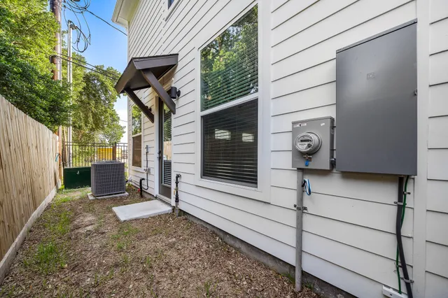 $2,099 | 11 Wellford Street, Unit B, Houston, TX 77022