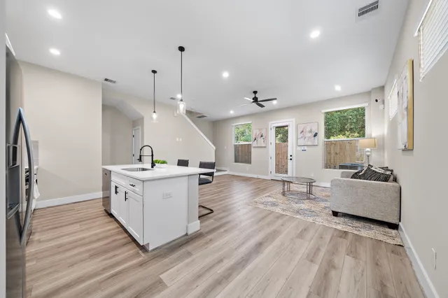 $2,099 | 11 Wellford Street, Unit B, Houston, TX 77022