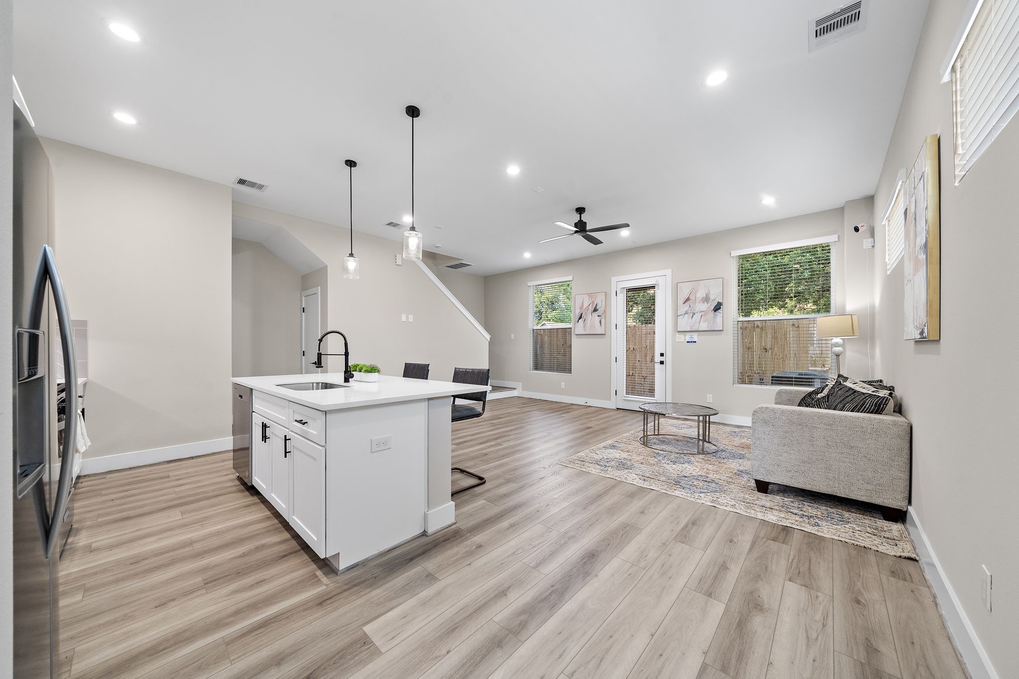 11 Wellford Street, Unit B Houston, TX 77022 - Photo 2 of 21