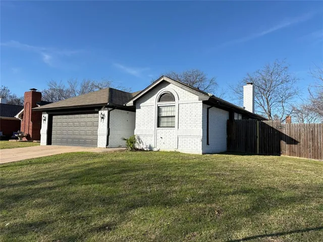 $2,200 | 901 Fiero Drive, Arlington, TX 76001