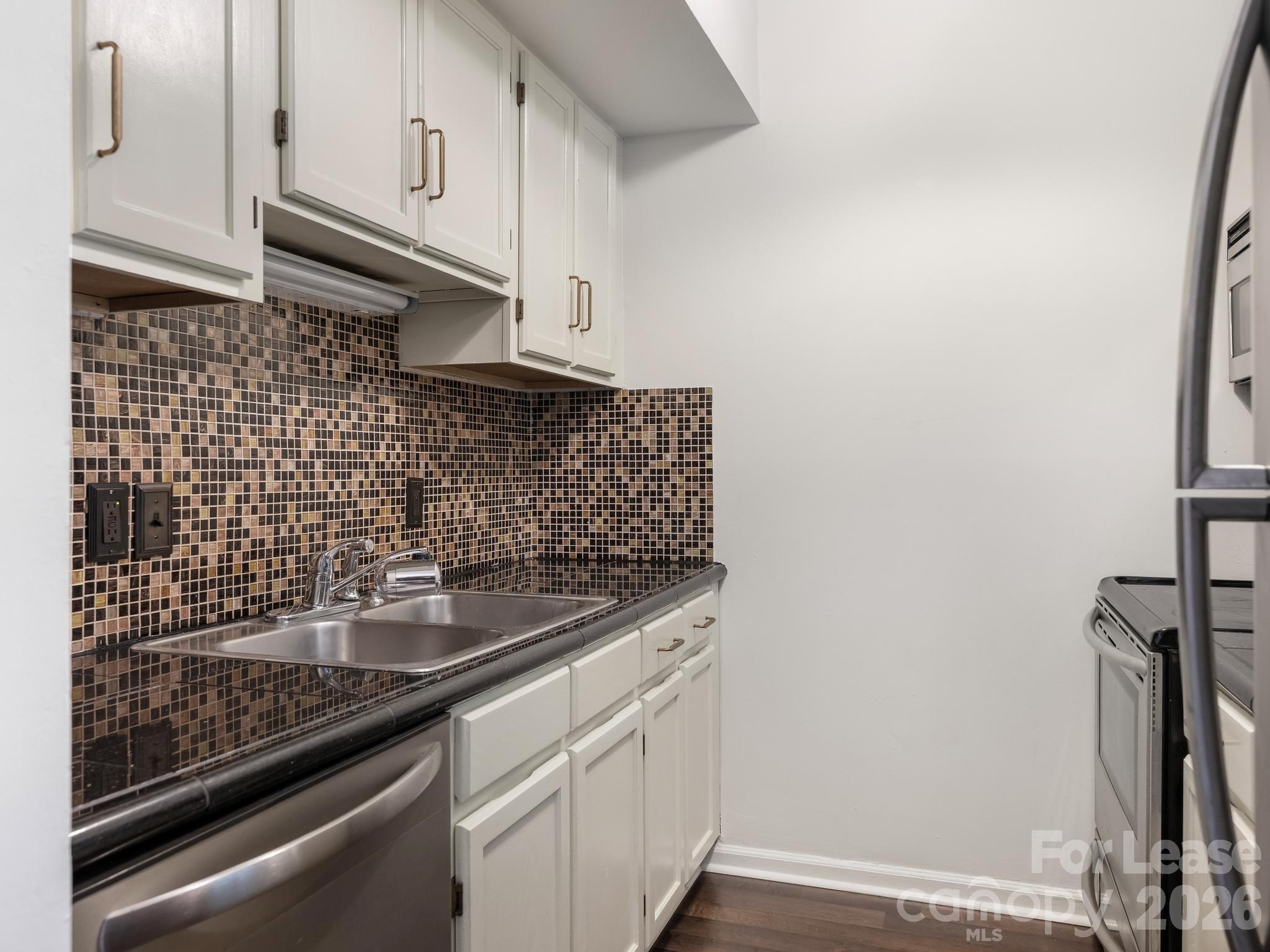 430 Queens Road, Unit 632 Charlotte, NC 28207 - Photo 8 of 13 Gallery Image 8