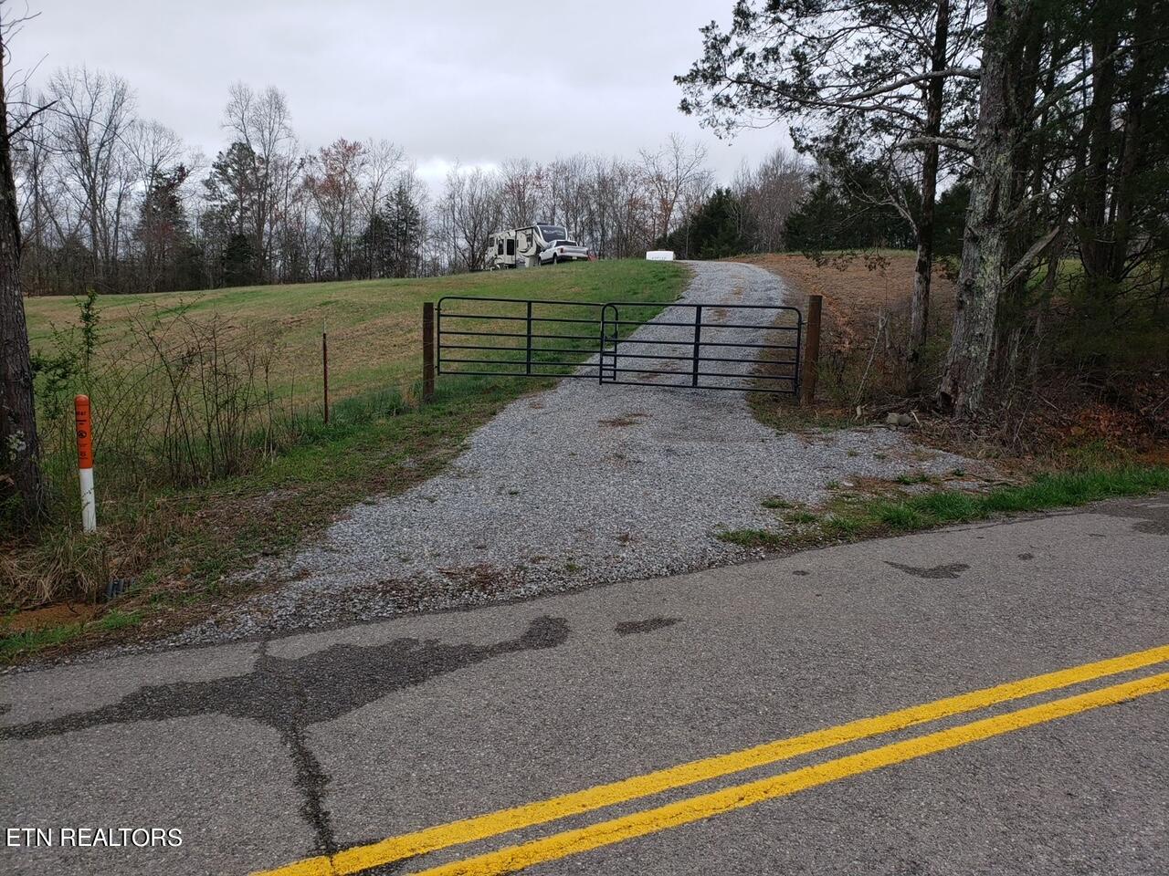 16011 Blue Springs Road Philadelphia, TN 37846 - Photo 2 of 23 123_1 - Copy (2)