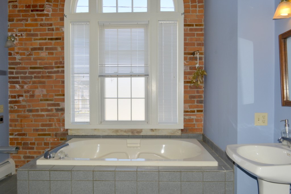 19 Market Street Warren, RI 02885 - Photo 25 of 37 Gallery Image 25