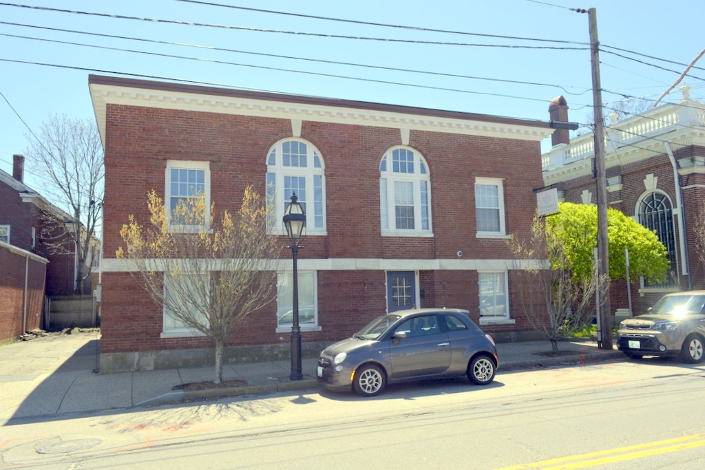 19 Market Street Warren, RI 02885 - Photo 4 of 37 Gallery Image 4