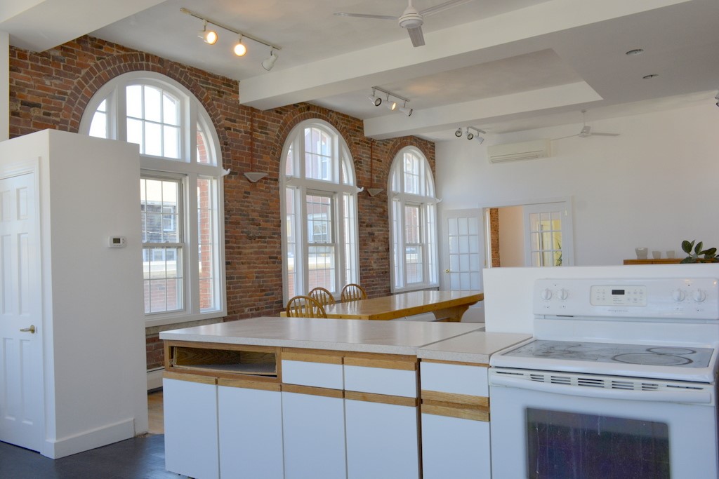 19 Market Street Warren, RI 02885 - Photo 7 of 37 Gallery Image 7