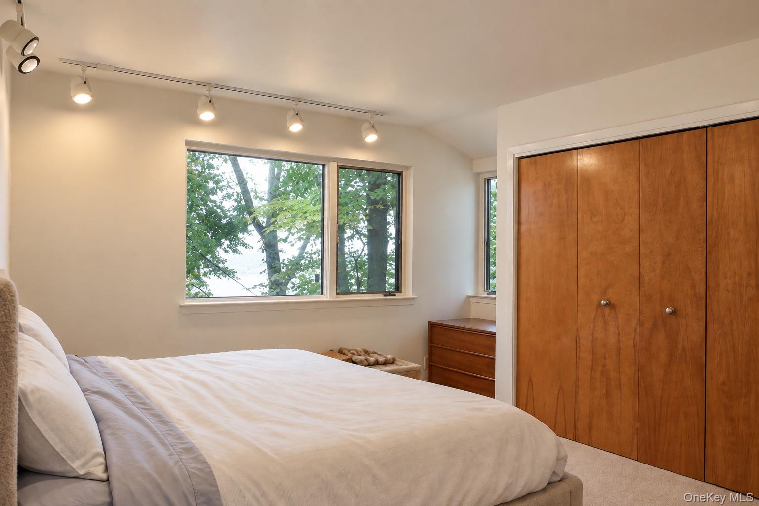 732 Sound View Road Mill Neck, NY 11765 - Photo 8 of 18 Gallery Image 8