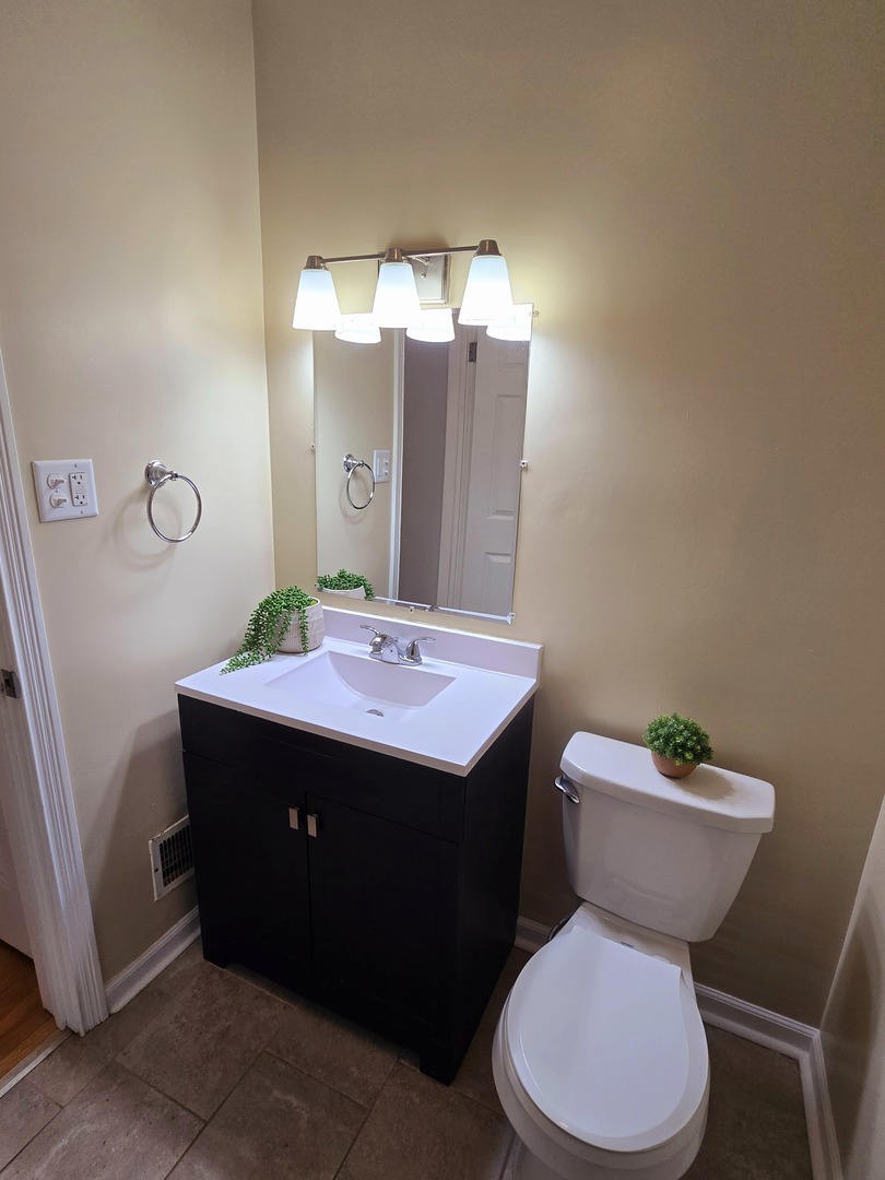 18536 Morris Avenue Homewood, IL 60430 - Photo 11 of 17