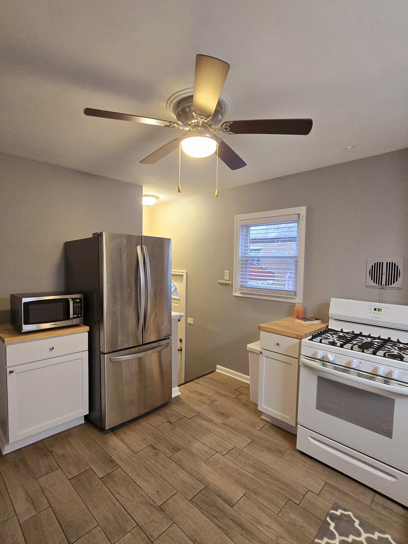 18536 Morris Avenue Homewood, IL 60430 - Photo 7 of 17