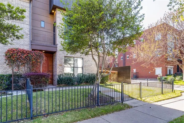 $575,000 | 4211 Rawlins Street, Unit 530, Dallas, TX 75219