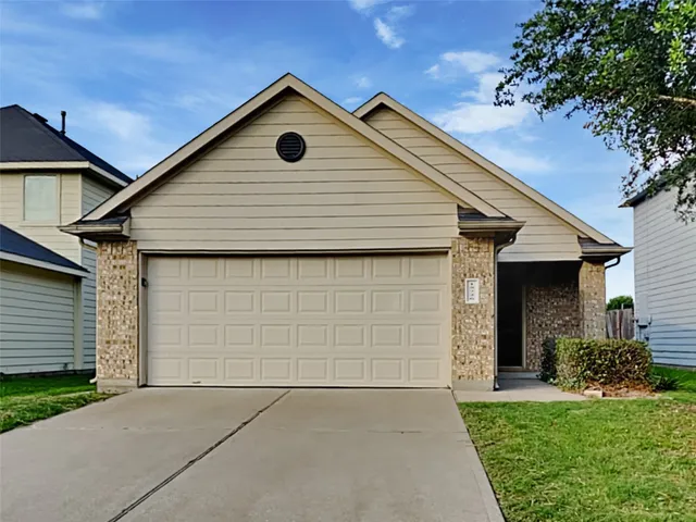 $1,760 | 15726 Regal Trace Lane, Houston, TX 77073