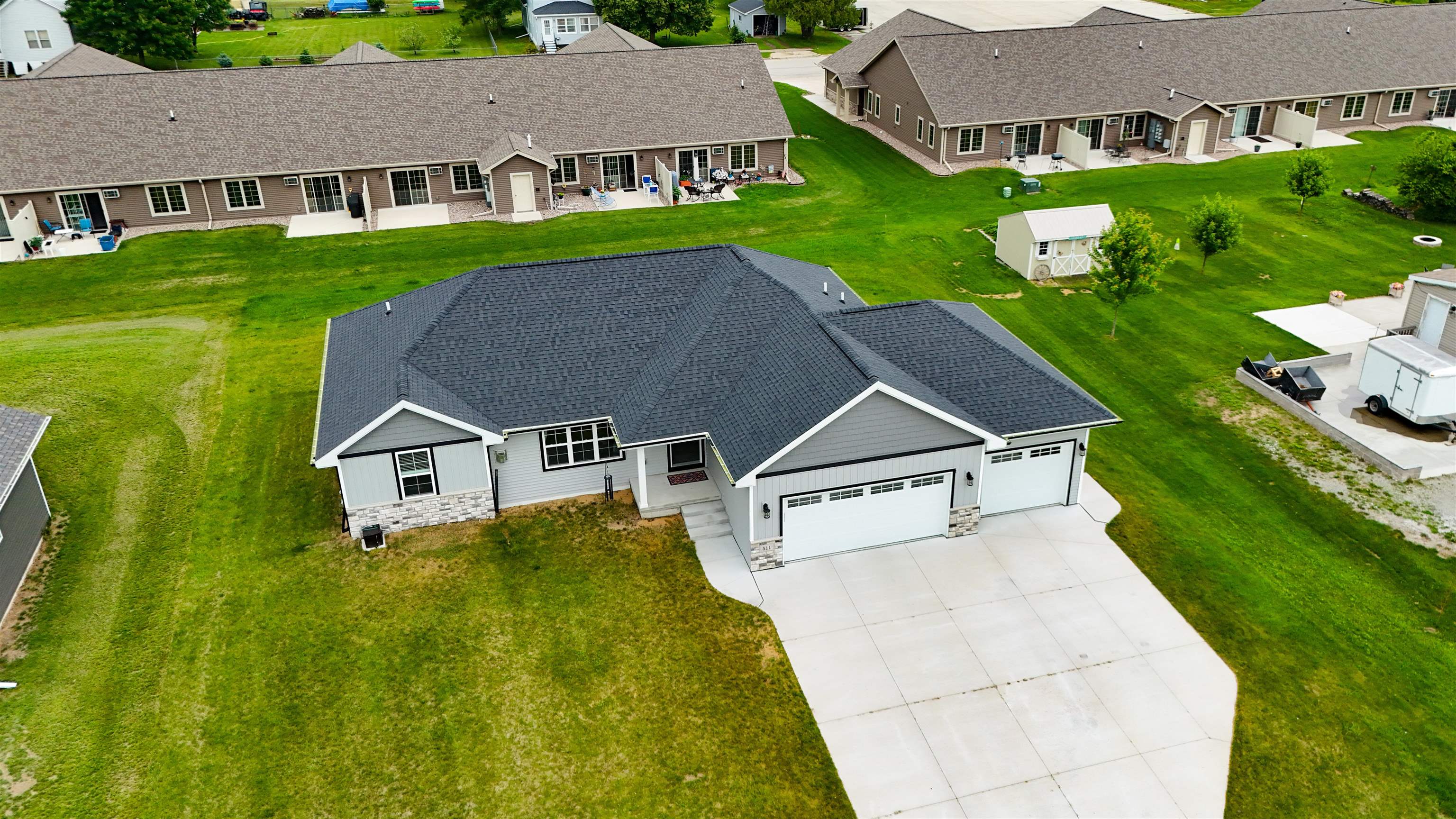 511 Adams Street Oconto, WI 54153 - Photo 4 of 42