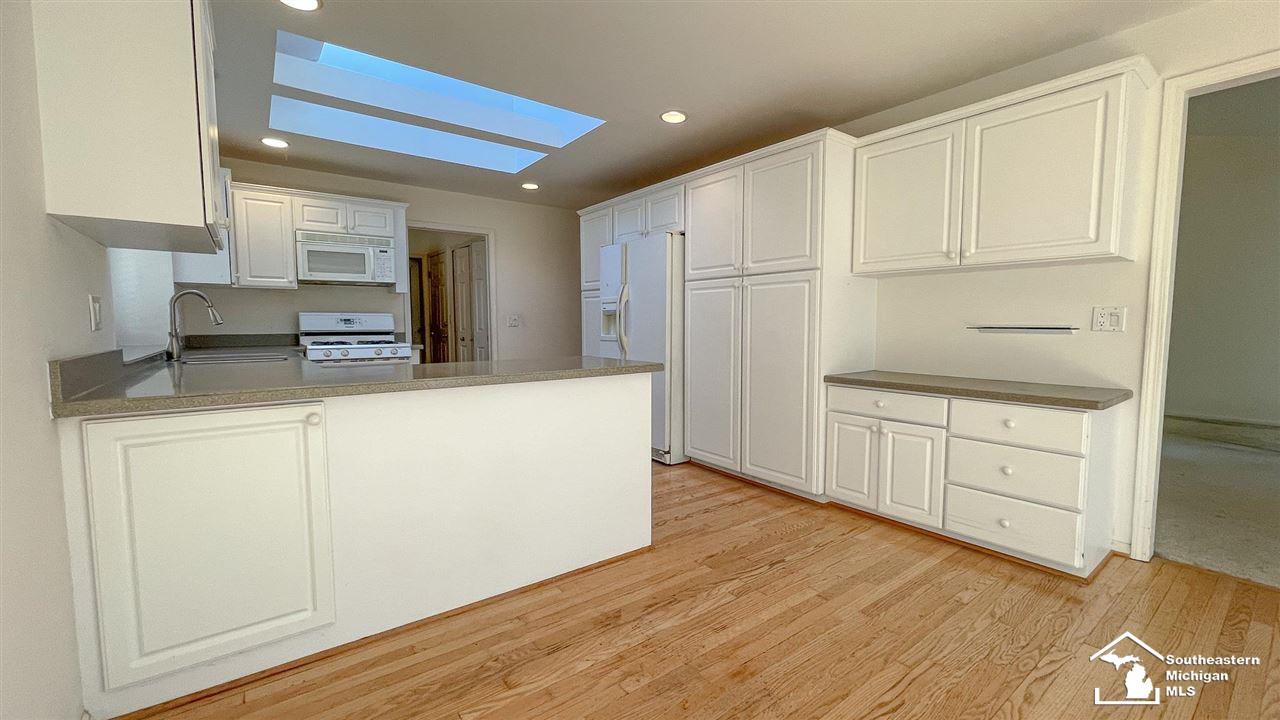 516 Buttercup Drive Rochester Hills, MI 48307 - Photo 12 of 30