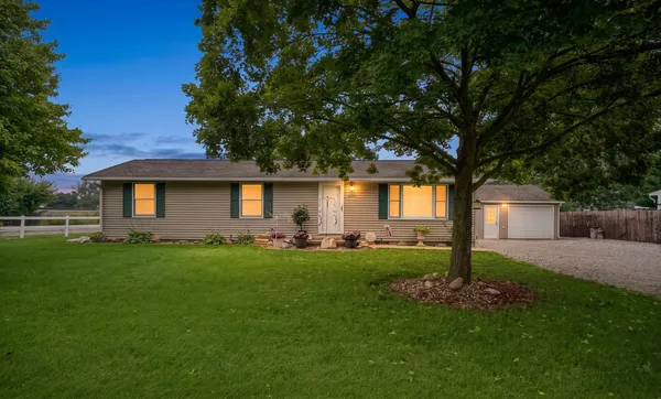 $190,000 | 407 West Pearl Street, Thomasboro, IL 61878