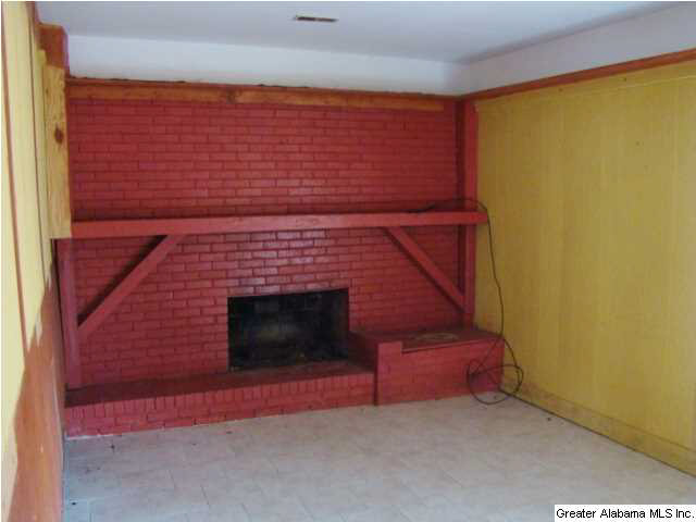 73 Smith Avenue Ohatchee, AL 36271 - Photo 3 of 12