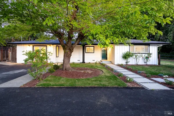 $899,000 | 10999 Old Redwood Highway, Windsor, CA 95492