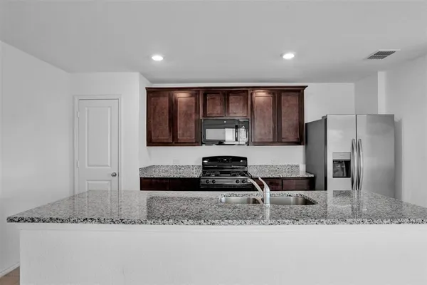 $2,050 | 1207 Tallow Trail, Princeton, TX 75407