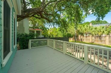 34 Eastlake Road Mount Pleasant, SC 29464 - Photo 4 of 23 5swsavvebuz