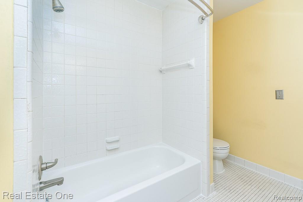 1312 Brook Lane Rochester Hills, MI 48306 - Photo 12 of 22