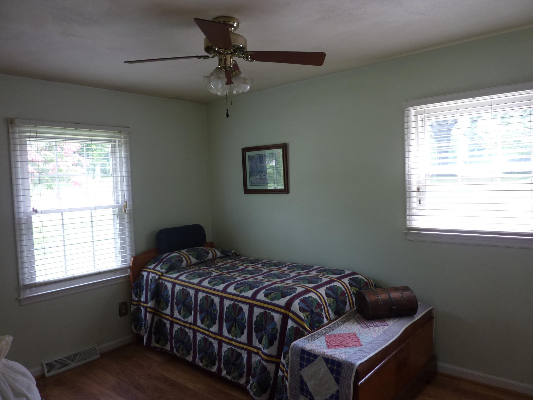 606 Diamond Road Salem, VA 24153 - Photo 17 of 23 P1040495