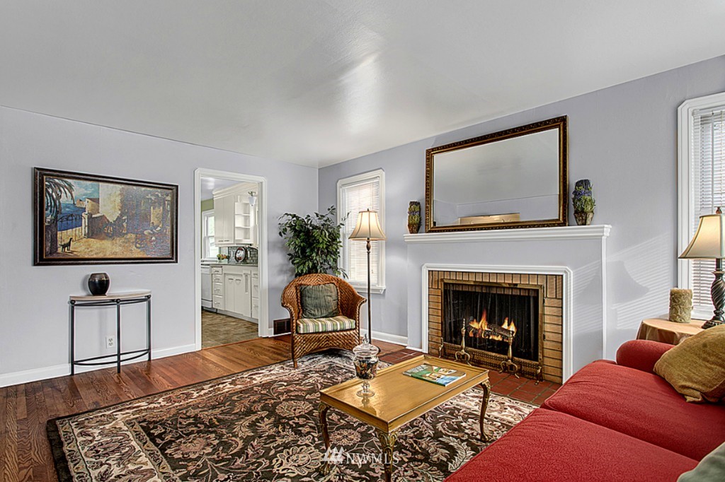 524 North 72nd Street Seattle, WA 98103 - Photo 3 of 10 Gallery Image 3