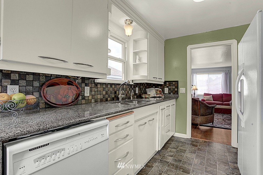 524 North 72nd Street Seattle, WA 98103 - Photo 4 of 10 Gallery Image 4