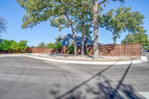 $449,500 | 612 Athenia Drive, Fort Worth, TX 76114