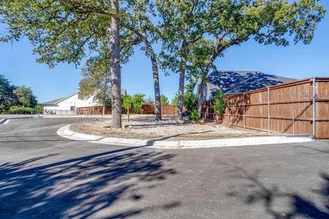 $449,500 | 612 Athenia Drive, Fort Worth, TX 76114