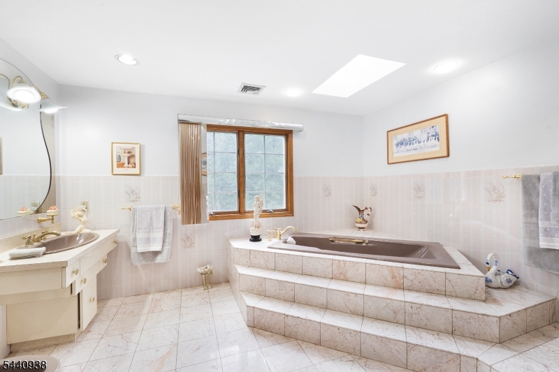 10 Loriann Road Warren, NJ 07059 - Photo 28 of 34