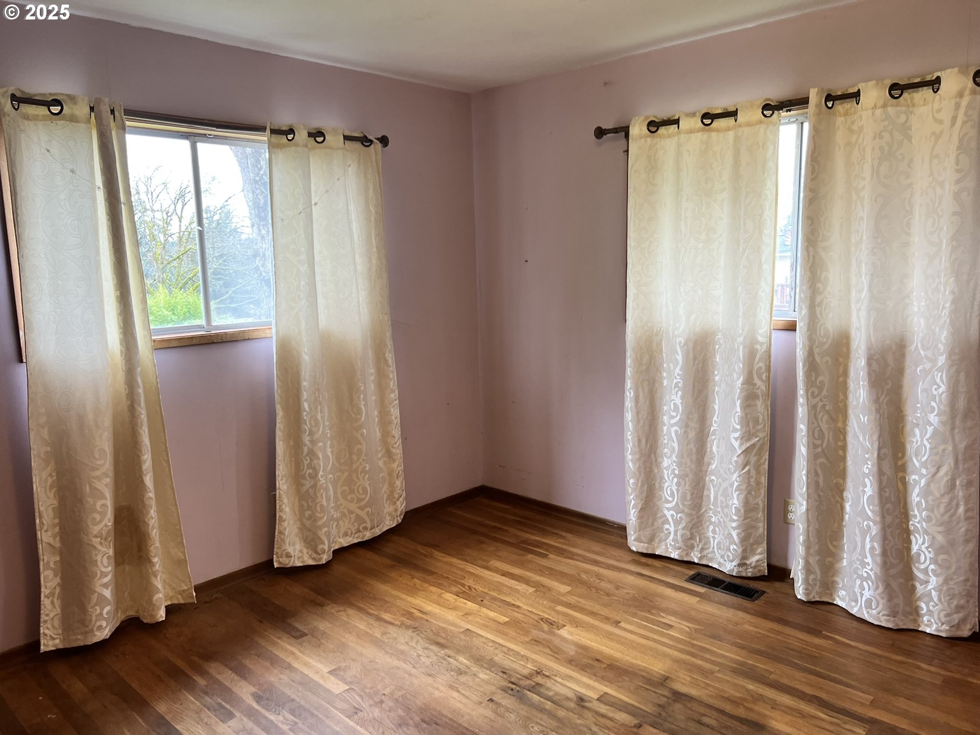 17817 Oatfield Road Gladstone, OR 97027 - Photo 11 of 31 Bedroom