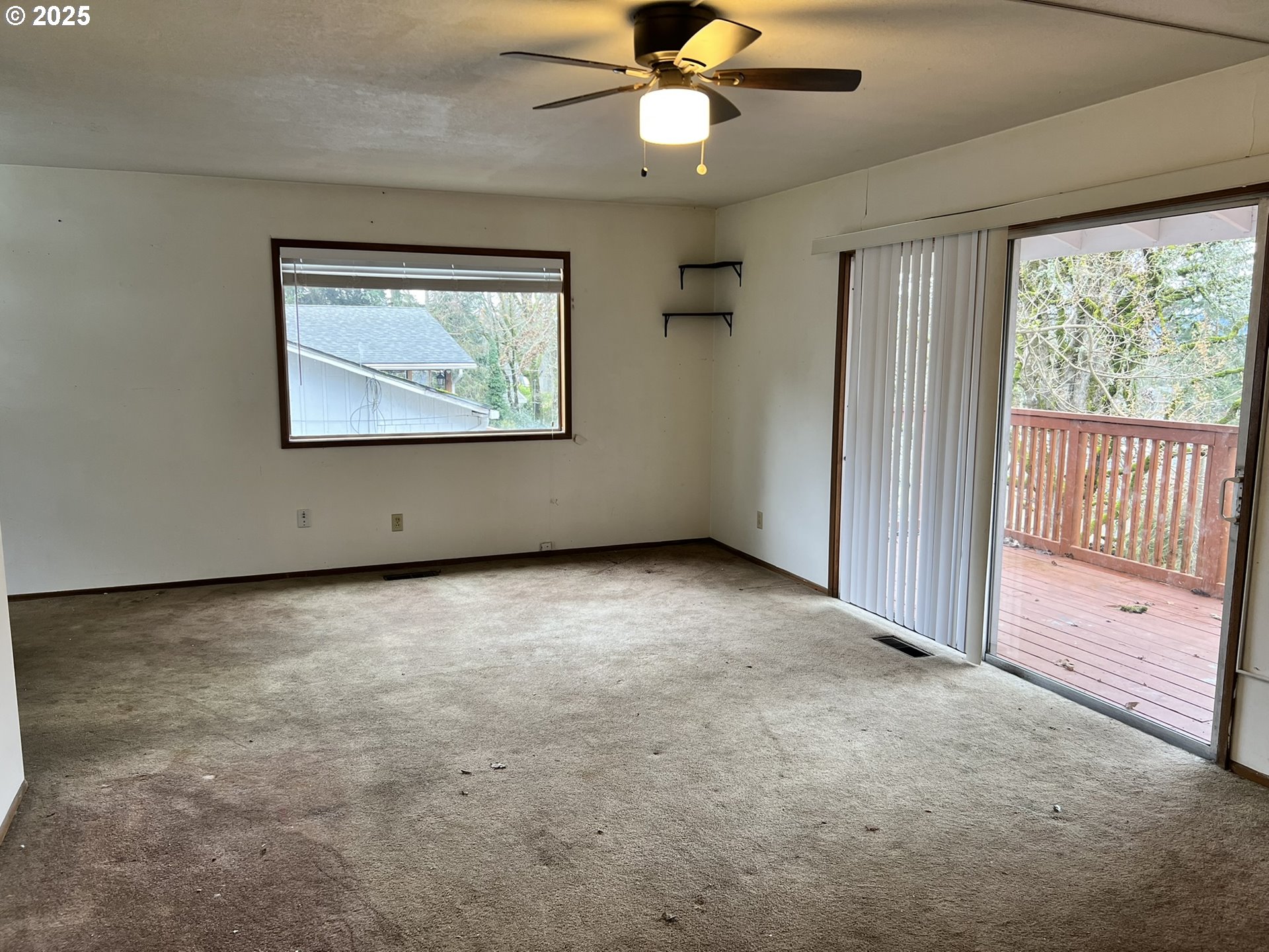 17817 Oatfield Road Gladstone, OR 97027 - Photo 5 of 31 Gallery Image 5