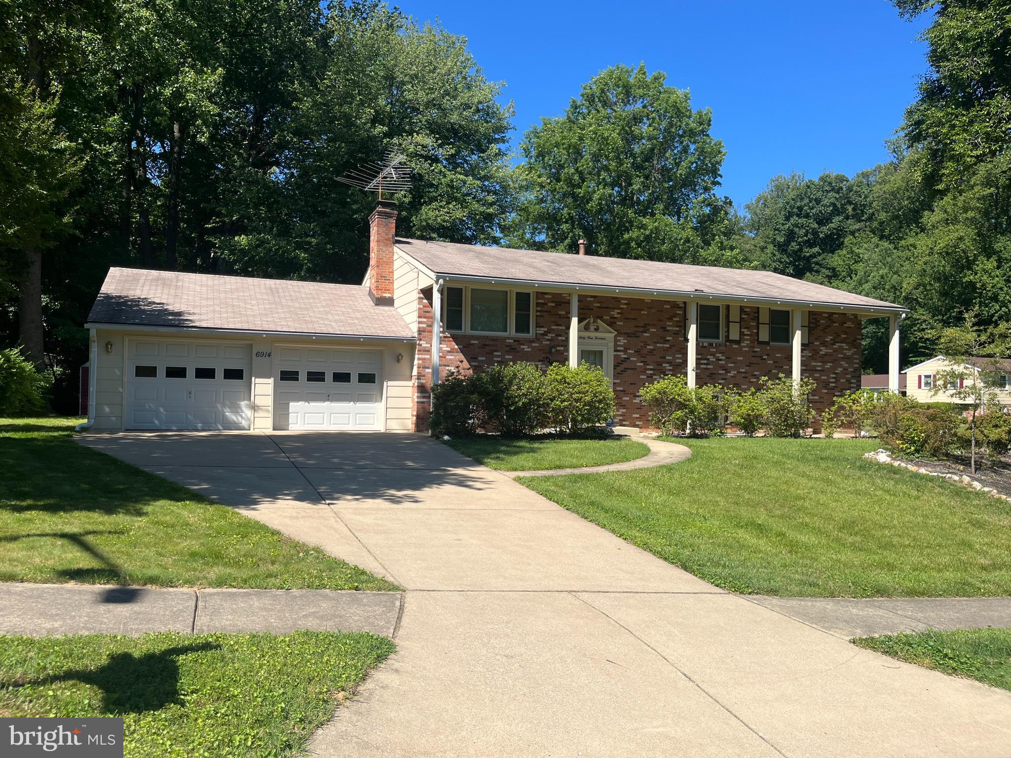 6914 Hadlow Drive Springfield, VA 22152 - Photo 2 of 2