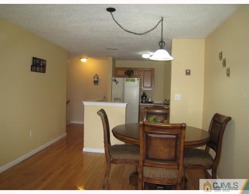 64 Prestwick Way Edison, NJ 08820 - Photo 5 of 10 Gallery Image 5