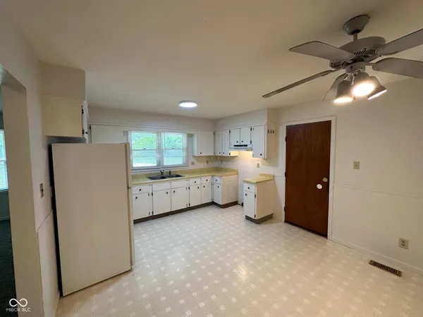 $1,500 | 1222 Richfield Lane, Avon, IN 46123