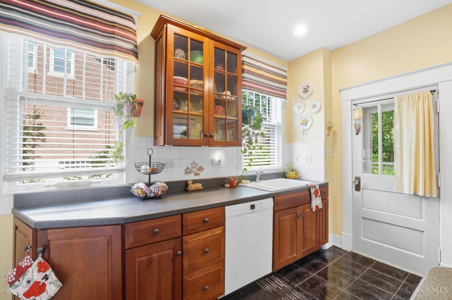 1336 Hill Crest Road Cincinnati, OH 45224 - Photo 18 of 42 Gallery Image 18