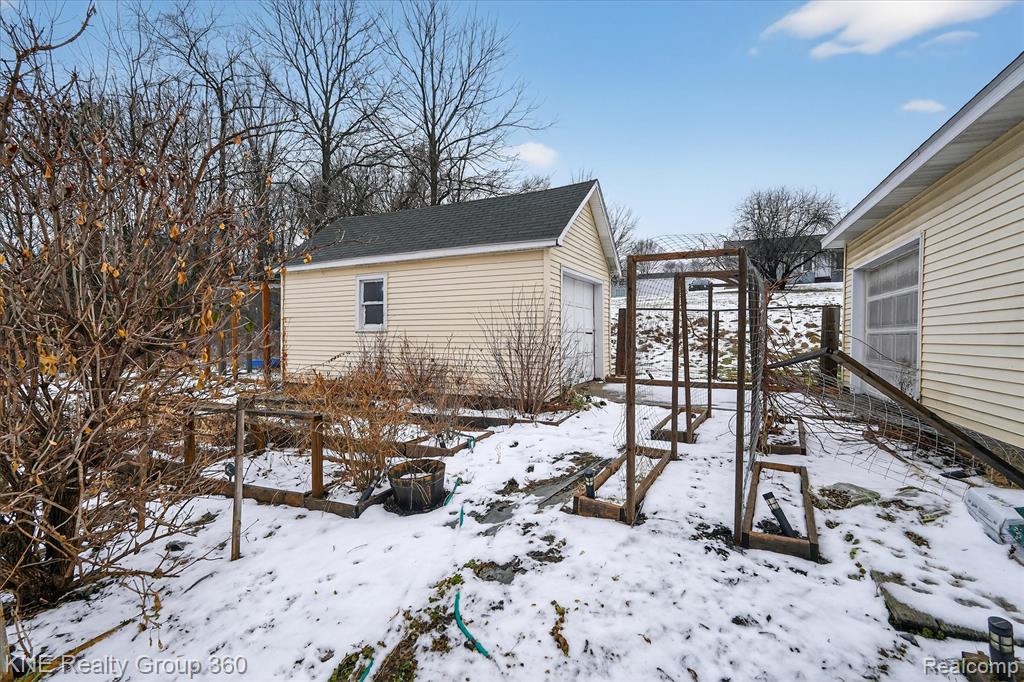 407 Center Street Clio, MI 48420 - Photo 40 of 42
