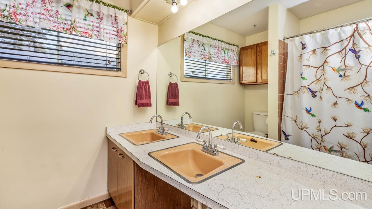 711 South Lincoln Road Escanaba, MI 49829 - Photo 26 of 42 Gallery Image 26