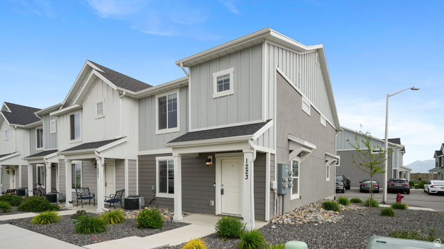 1223 East 1775 North Payson, UT 84651 - Photo 43 of 45 Contemporary townhome exterior featuring multi-toned siding and stucco finishes