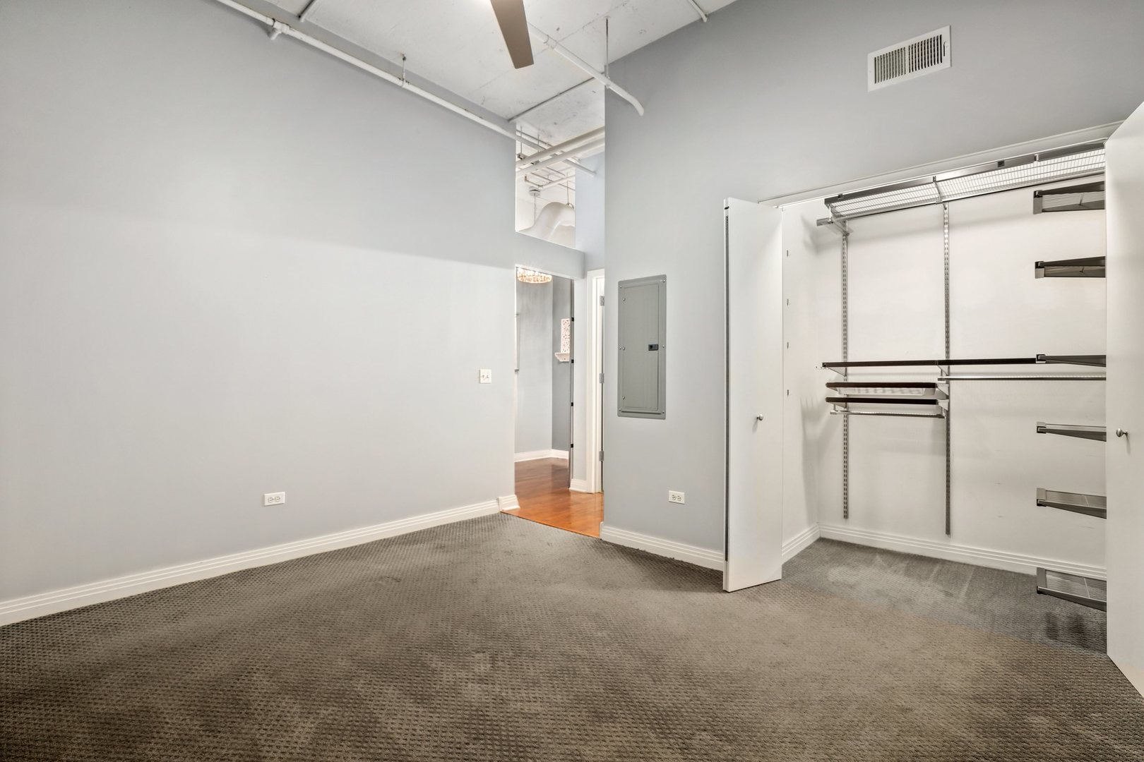 565 West Quincy Street, Unit 717 Chicago, IL 60661 - Photo 15 of 37 a view of an empty room